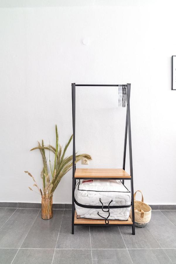 Modern Studio Near Downtown 이라클리온 외부 사진