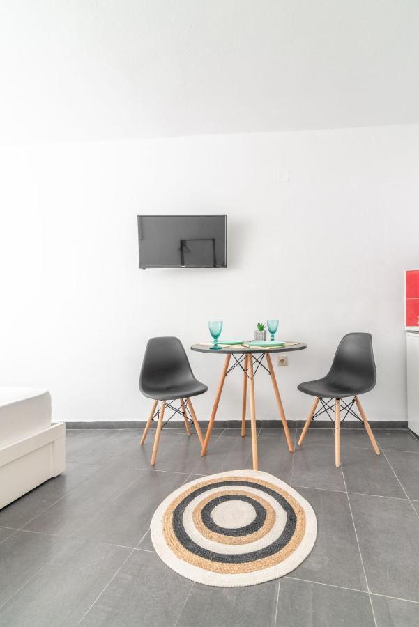 Modern Studio Near Downtown 이라클리온 외부 사진