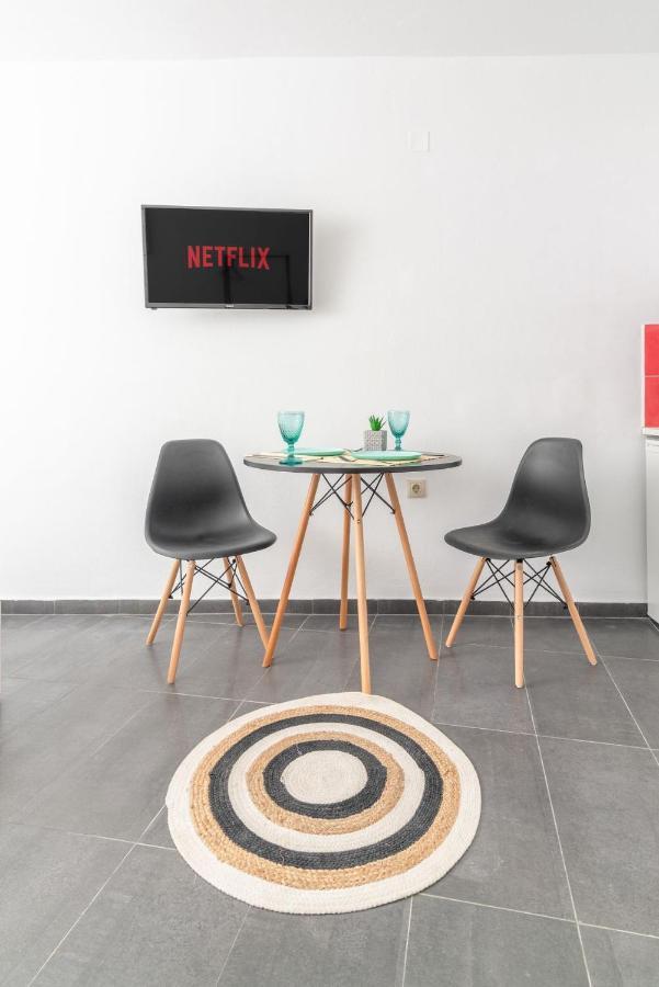 Modern Studio Near Downtown 이라클리온 외부 사진
